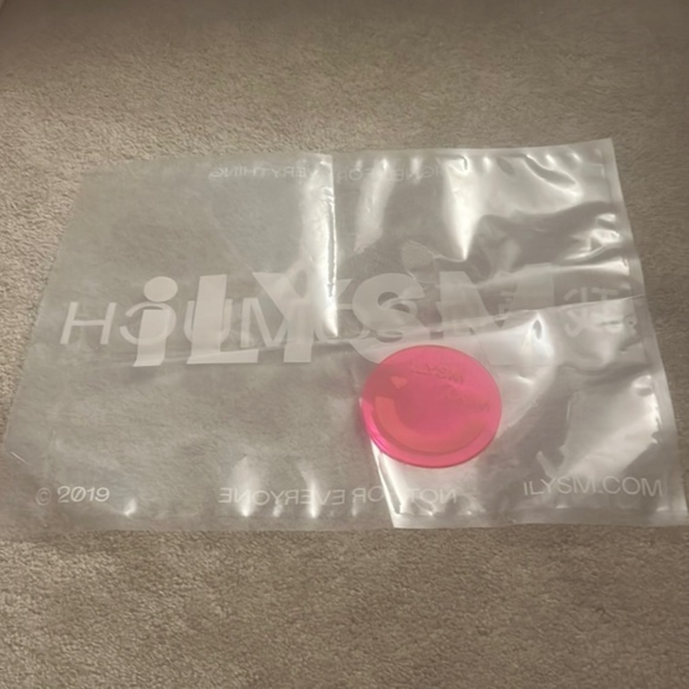 ILYSIM Pink Storage Bag and coaster